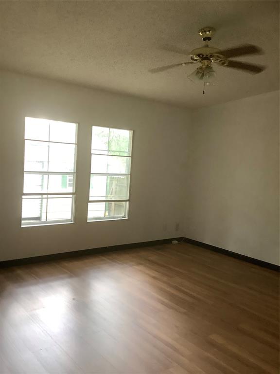 115 Sarah Lane, Magnolia, Texas image 11