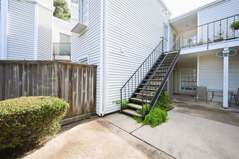 Photo of 9809 Richmond Avenue #G1, Houston, TX 77042 (MLS # 74557764)