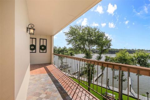 18809 Egret Bay Boulevard 114 Webster TX 77058