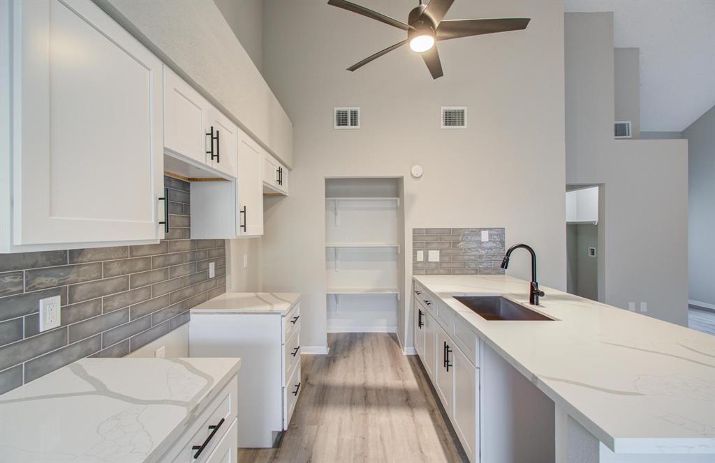 5522 Santrey Drive, Houston, Texas image 12