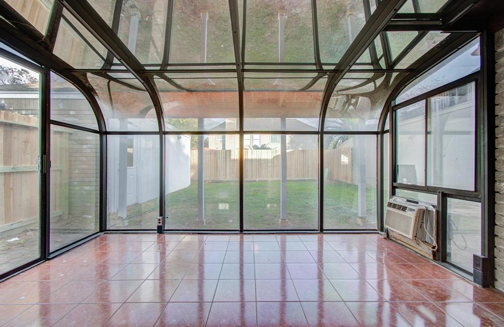 5522 Santrey Drive, Houston, Texas image 17