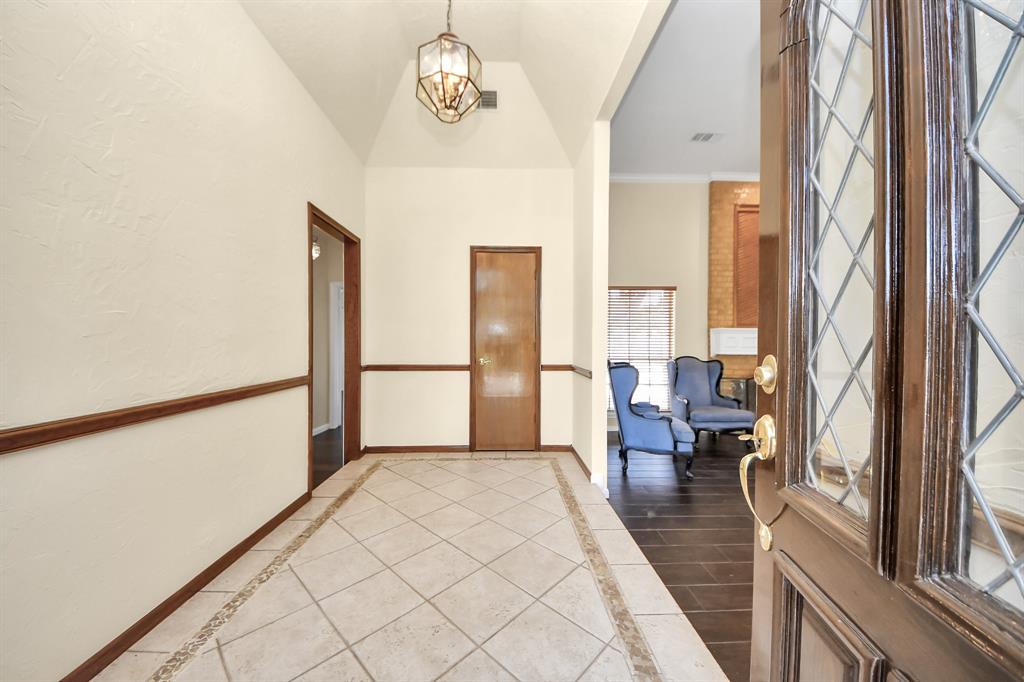 2310 Canterbury Court