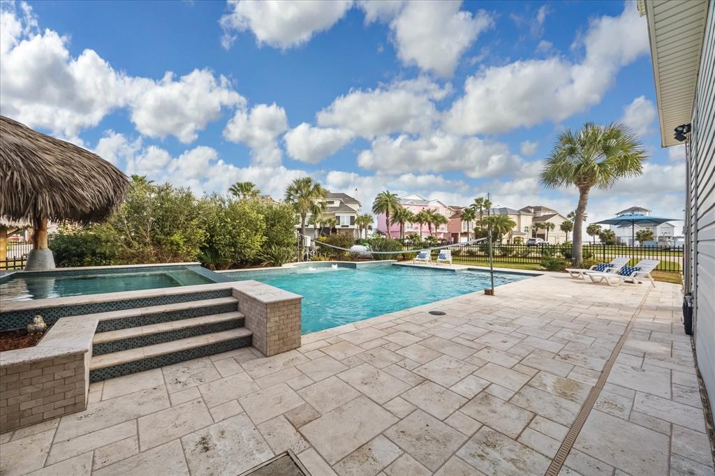 519 Westerly Drive, Tiki Island, Texas image 4