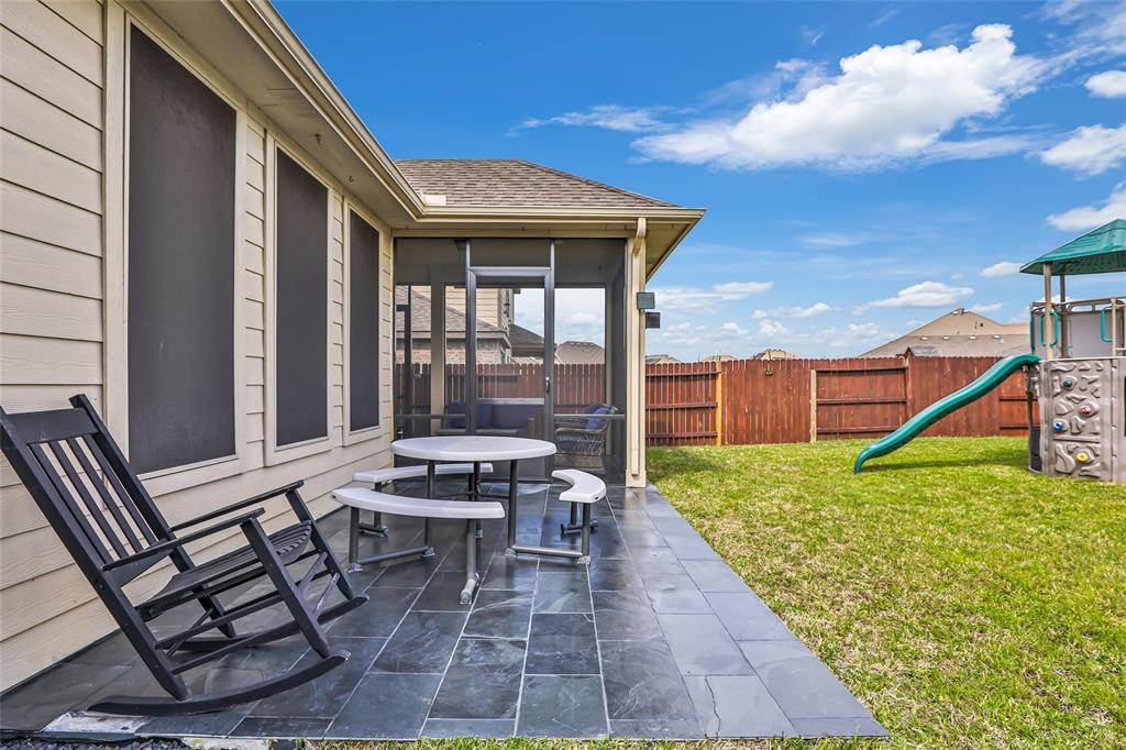 12323 Sabine Point Drive, Humble, Texas image 31