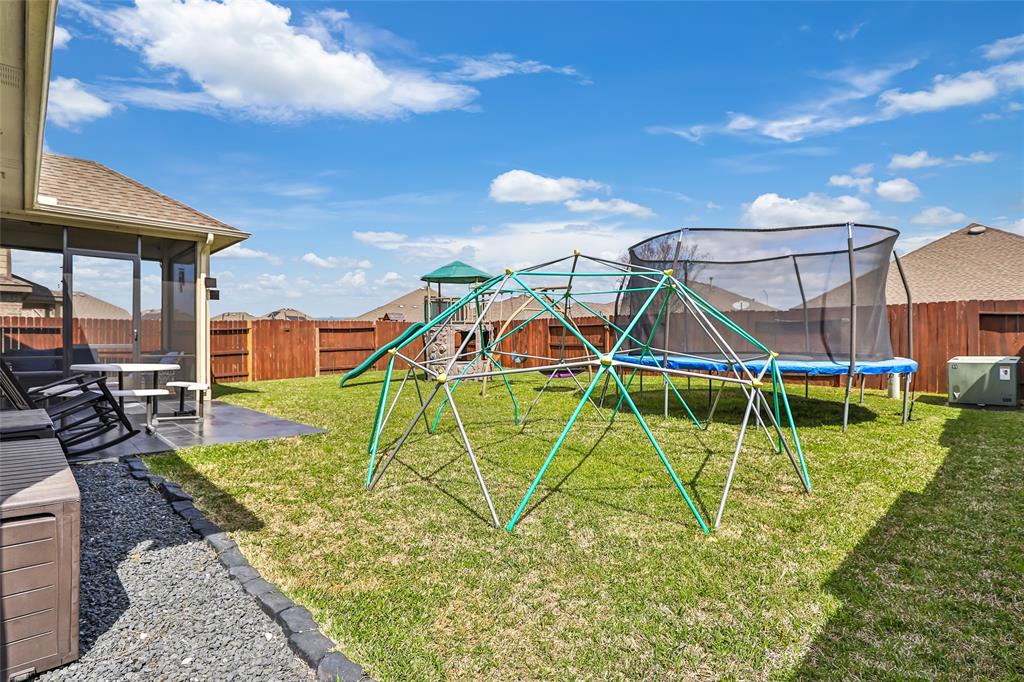 12323 Sabine Point Drive, Humble, Texas image 33