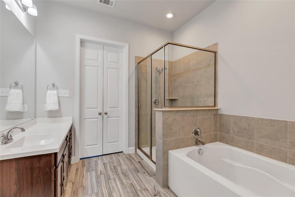 12323 Sabine Point Drive, Humble, Texas image 17