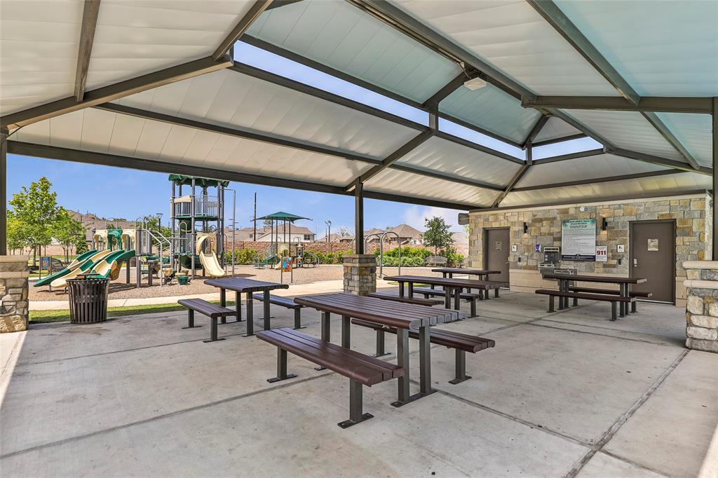 12323 Sabine Point Drive, Humble, Texas image 47
