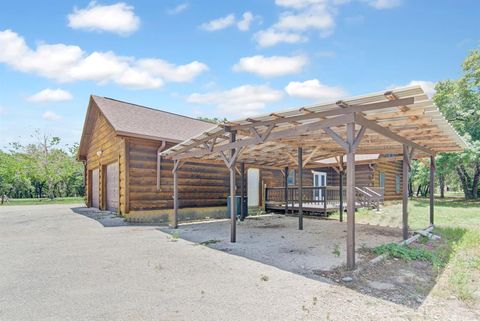 A home in Floresville