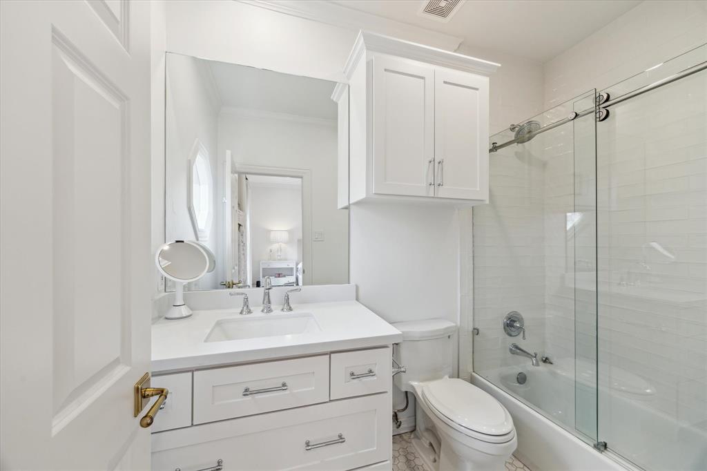 1230 Potomac Drive, Houston, Texas image 25