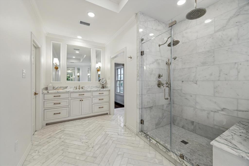 1230 Potomac Drive, Houston, Texas image 22