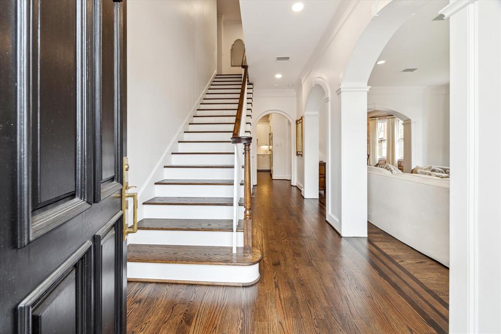 1230 Potomac Drive, Houston, Texas image 3