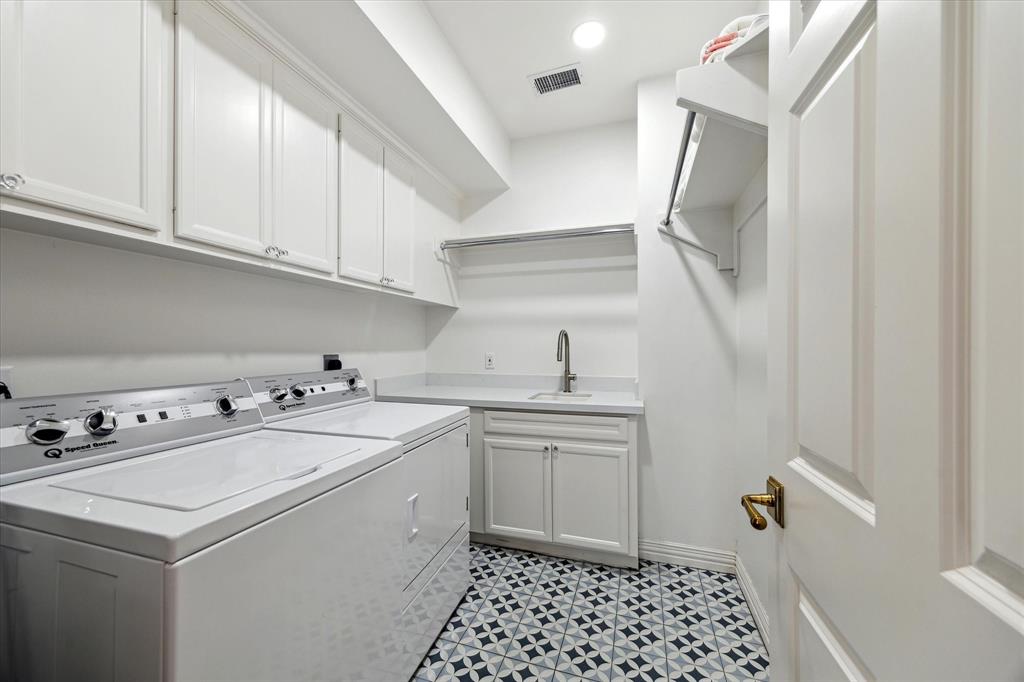 1230 Potomac Drive, Houston, Texas image 23