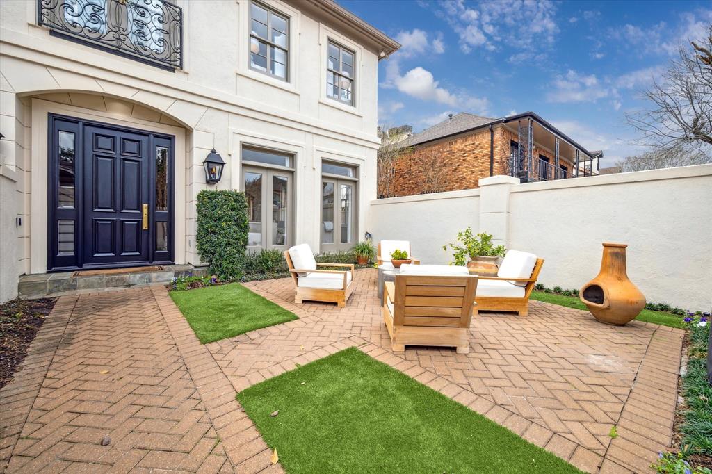 1230 Potomac Drive, Houston, Texas image 2