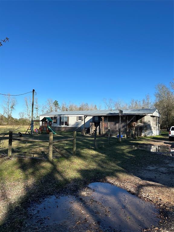 1652 County Road 2060, Hull, Texas image 3