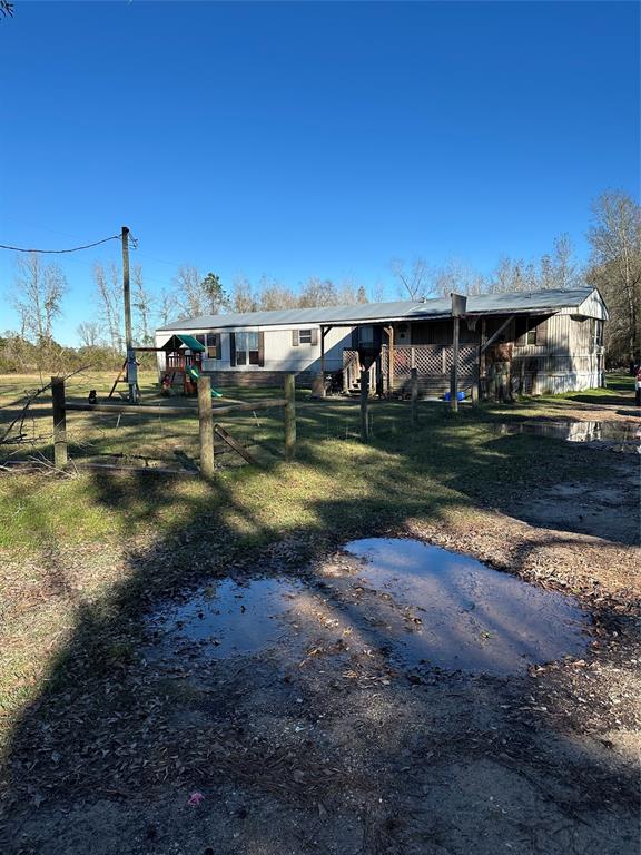 1652 County Road 2060, Hull, Texas image 4