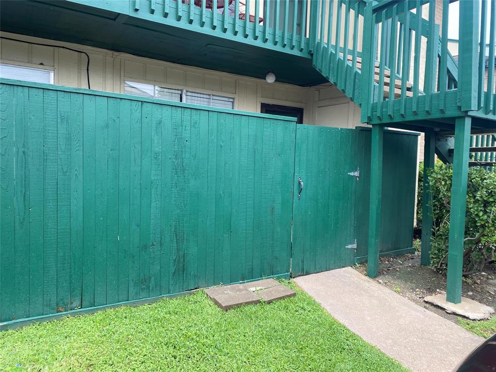 View Houston, TX 77058 condo