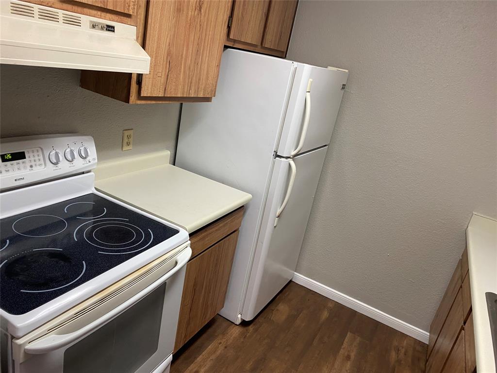 Photo 6 of 18 of 1516 Bay Area Boulevard J9 condo