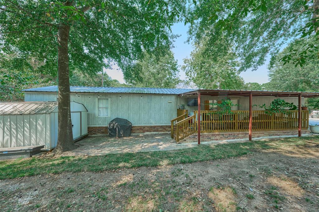 13127 S Lee Shore Drive, Willis, Texas image 1