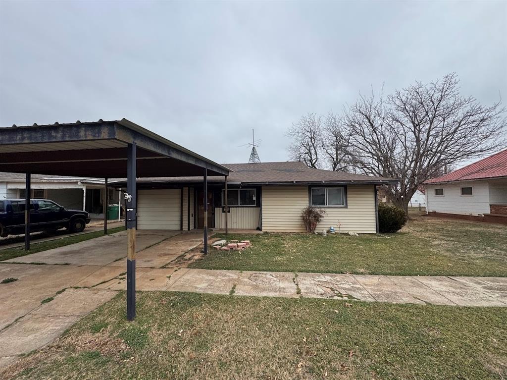 305 W Harrison Avenue, Electra, Texas image 1