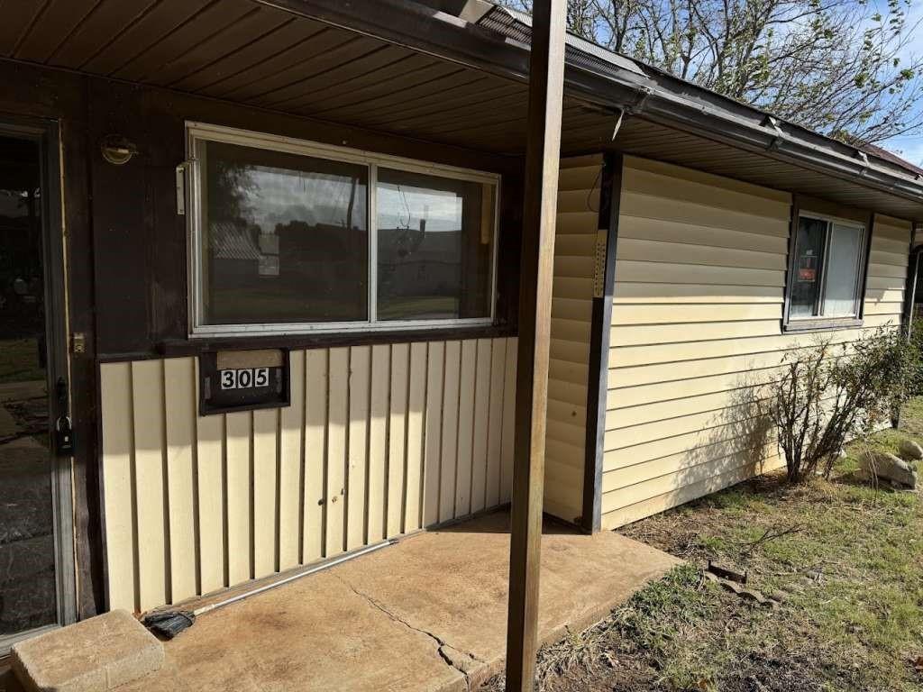 305 W Harrison Avenue, Electra, Texas image 5