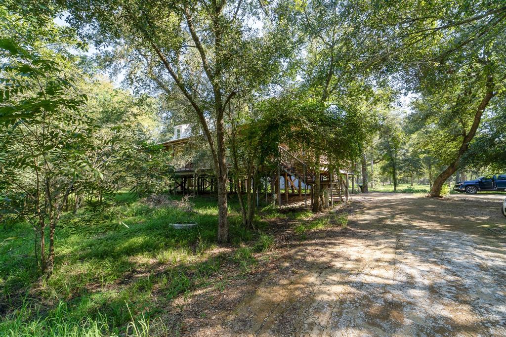 2184 Bear Bottom Drive, Wharton, Texas image 9