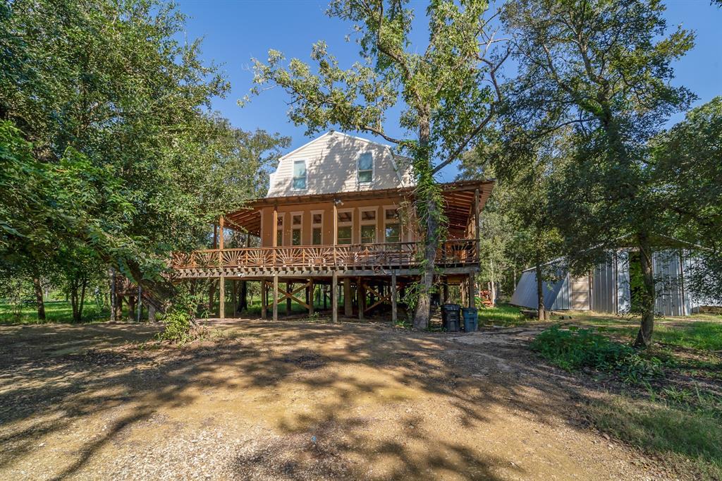 2184 Bear Bottom Drive, Wharton, Texas image 4