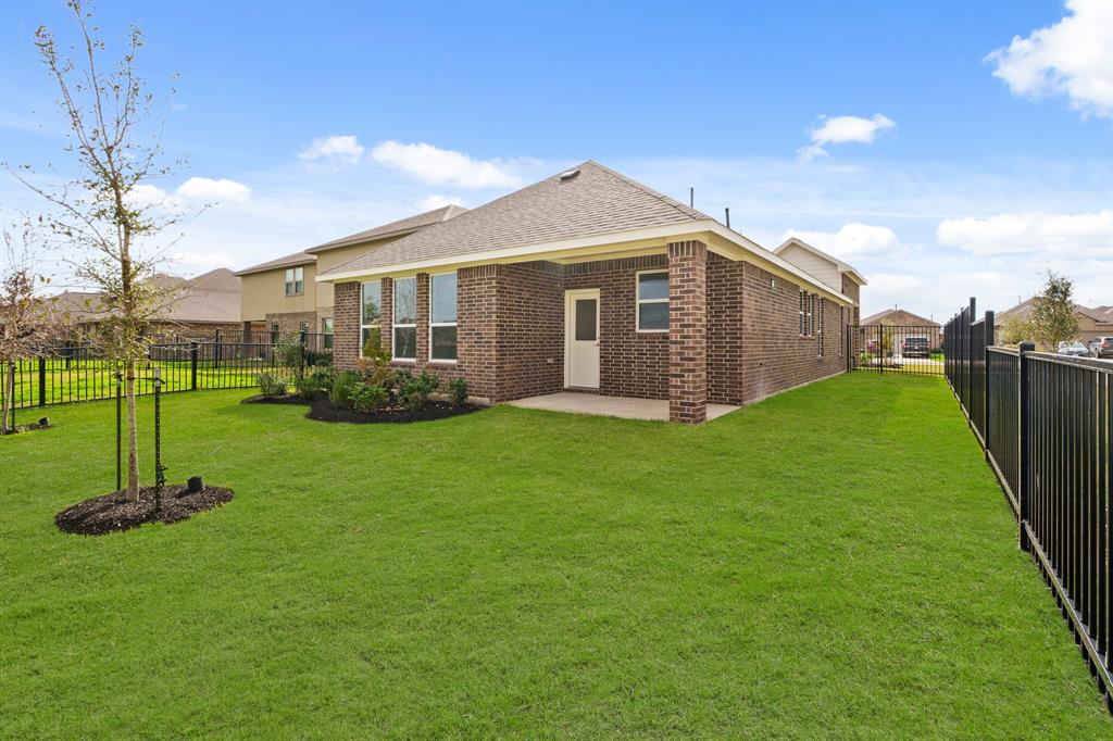 13122 Leisure Cove Drive, Texas City, Texas image 21