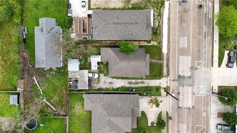 Single Family Residence in Houston TX 4907 Hardy Street.jpg