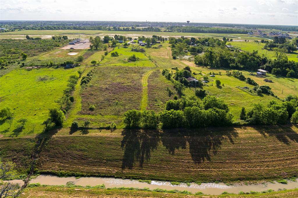 Love Road, Fulshear, Texas image 16