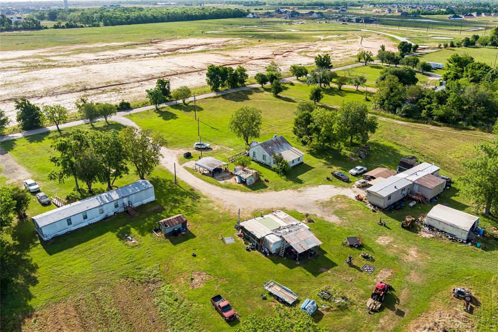 Love Road, Fulshear, Texas image 18