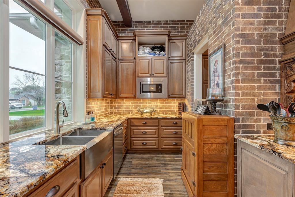 12431 Lake Vista Drive, Willis, Texas image 12