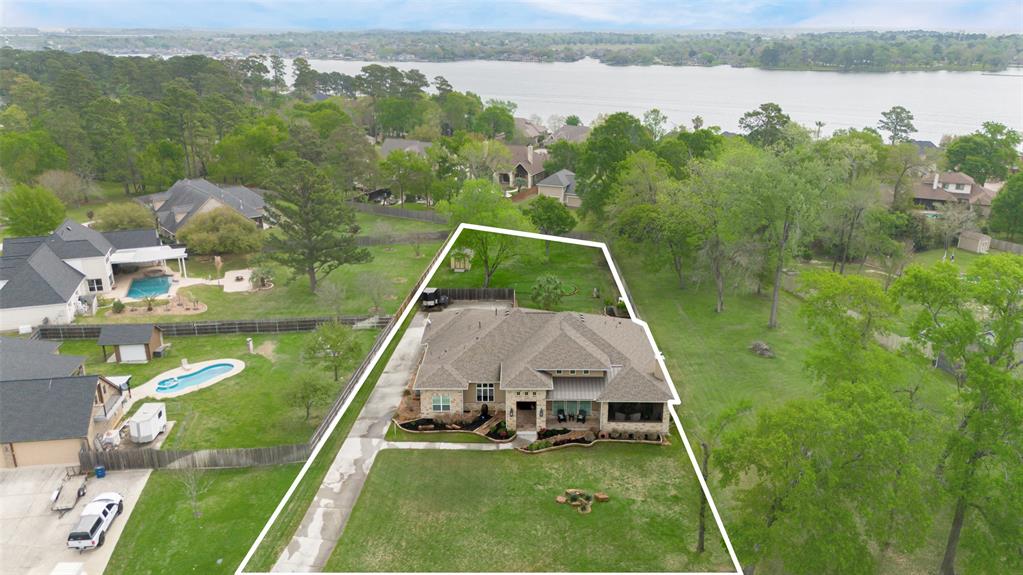 12431 Lake Vista Drive, Willis, Texas image 43
