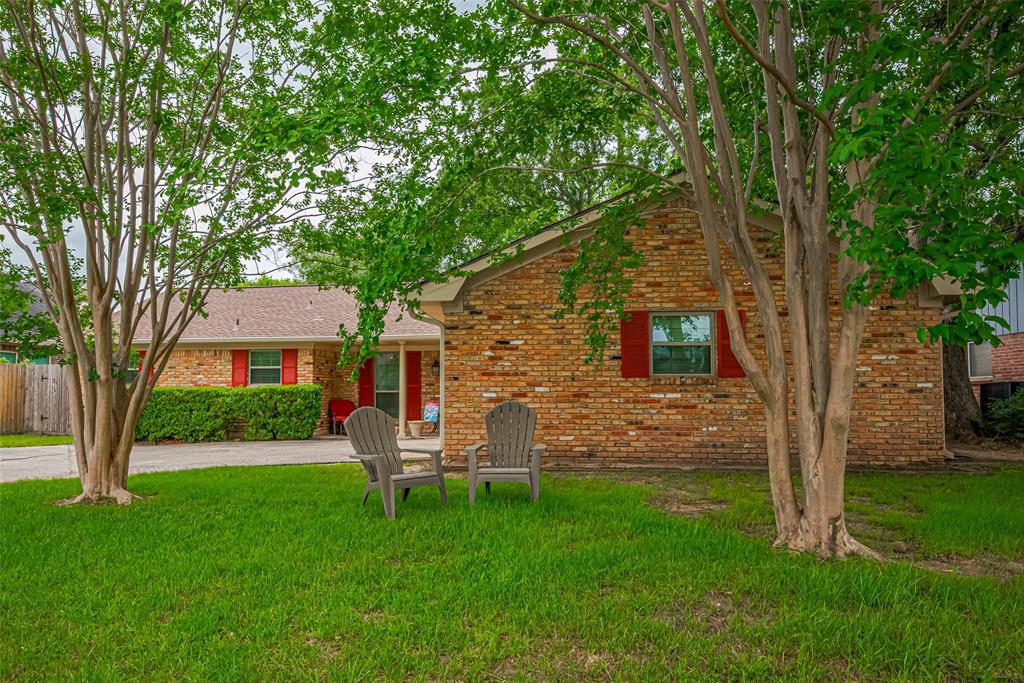 2211 Wycliffe Drive