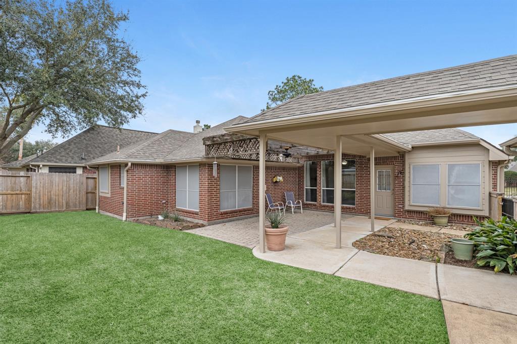 15806 Spring Trail, Houston, Texas image 42