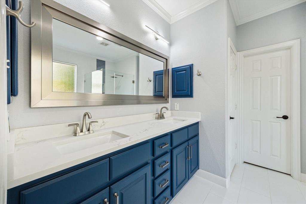 86 N Victoriana Circle, The Woodlands, Texas image 12