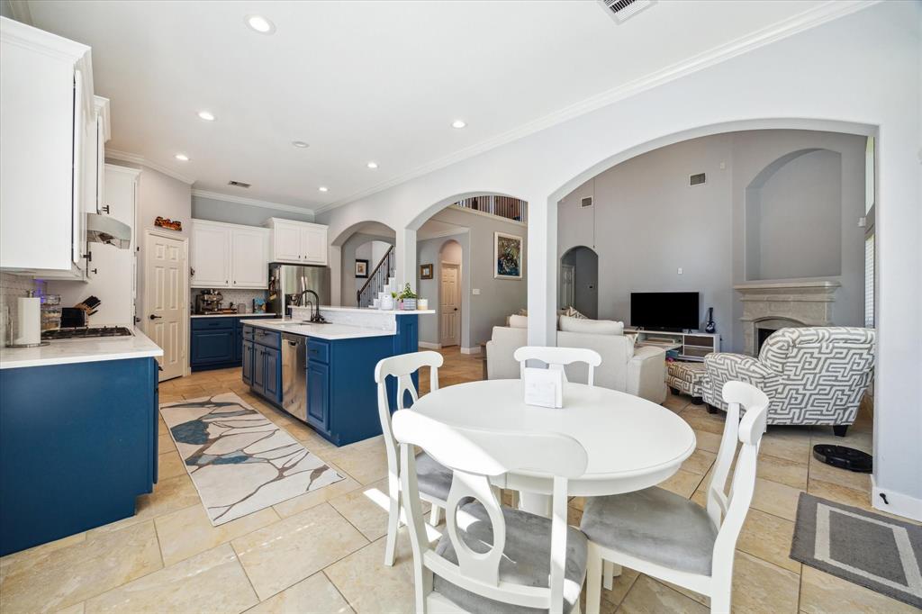 86 N Victoriana Circle, The Woodlands, Texas image 9