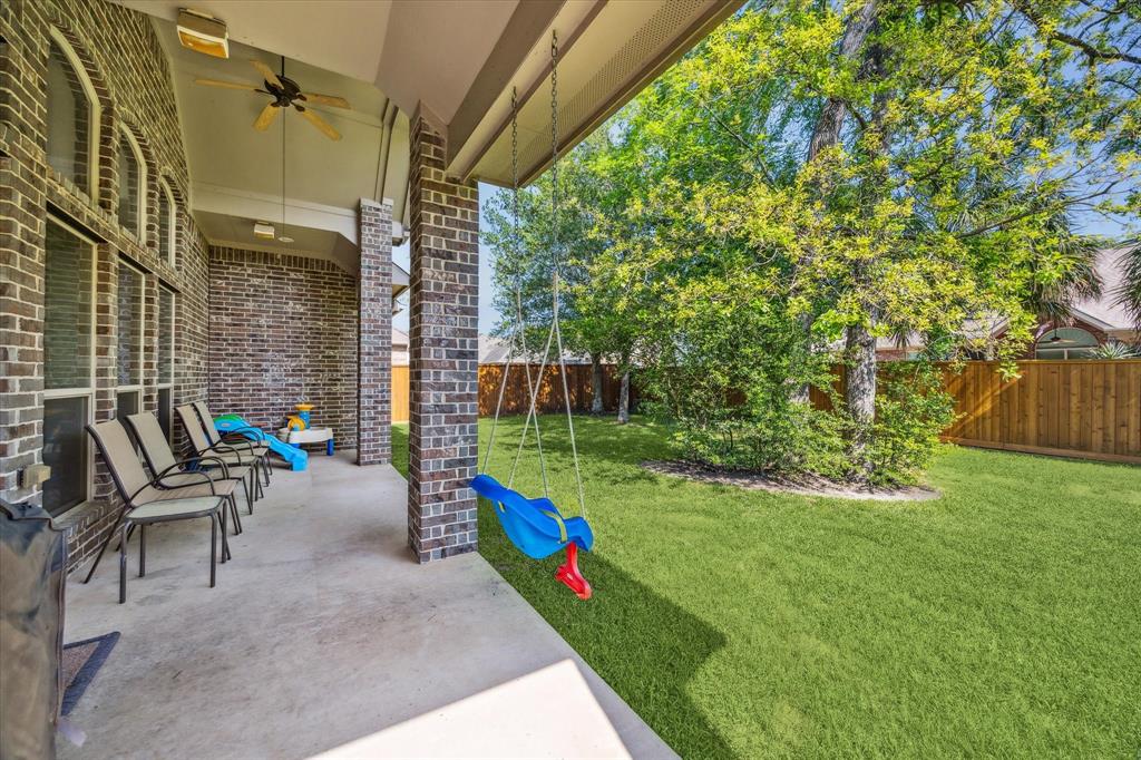 86 N Victoriana Circle, The Woodlands, Texas image 19