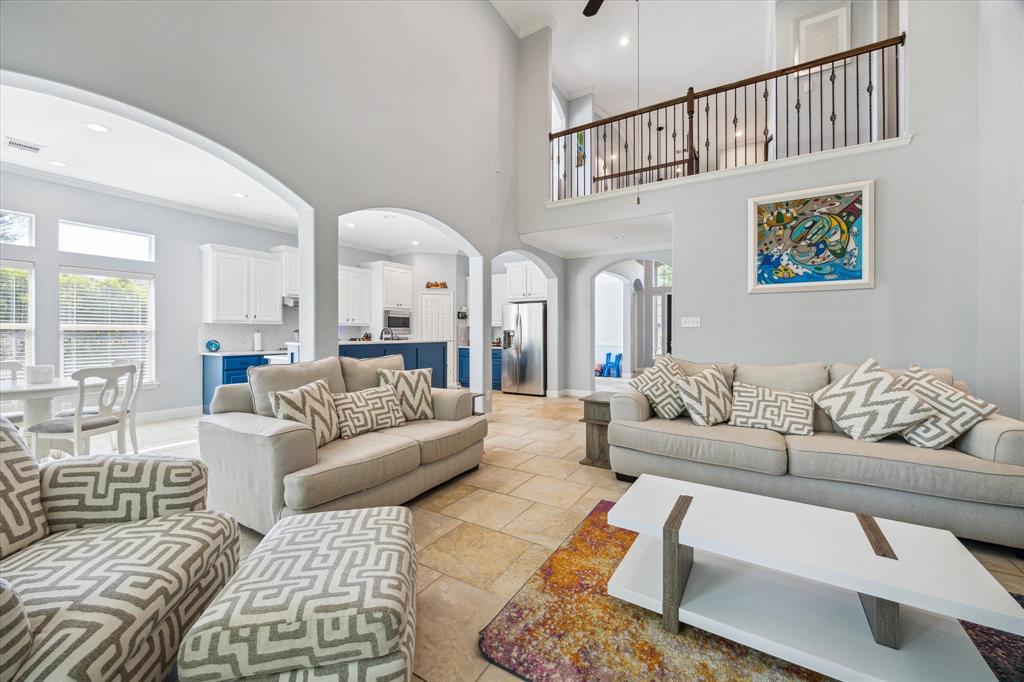 86 N Victoriana Circle, The Woodlands, Texas image 5