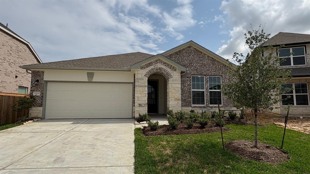 32035 Fernwood Mallow Court, Hockley, Texas image 2