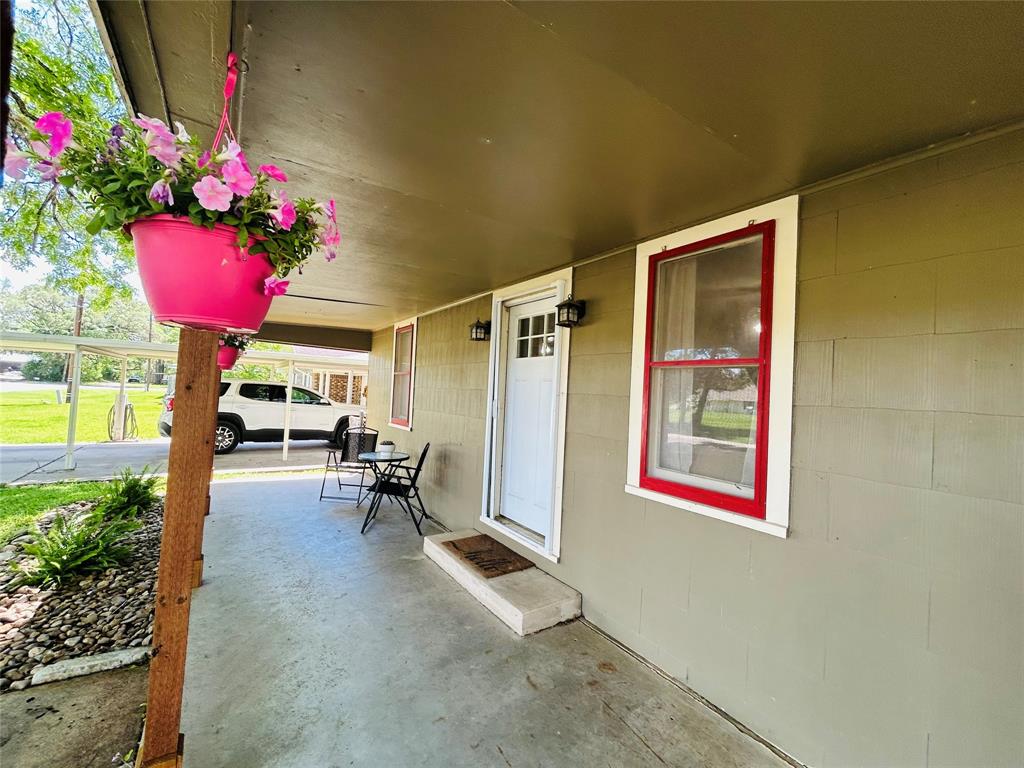 121 Banks Street, Columbus, Texas image 10