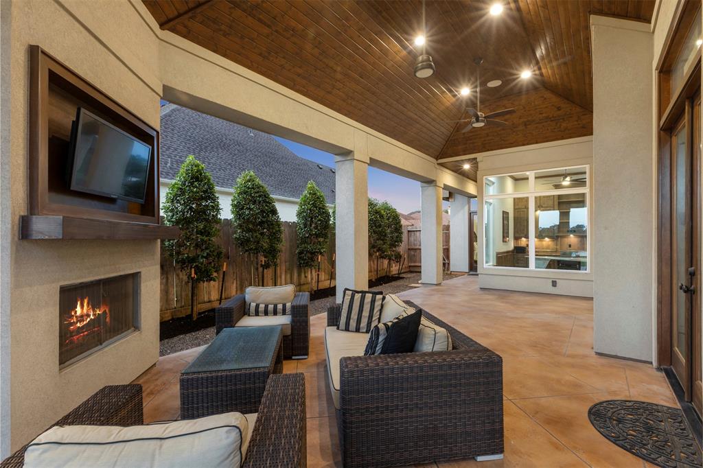 23306 Vista De Tres Lagos Drive, Spring, Texas image 13