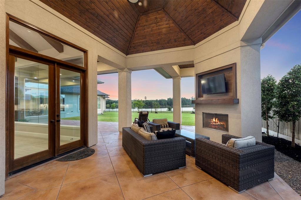 23306 Vista De Tres Lagos Drive, Spring, Texas image 14