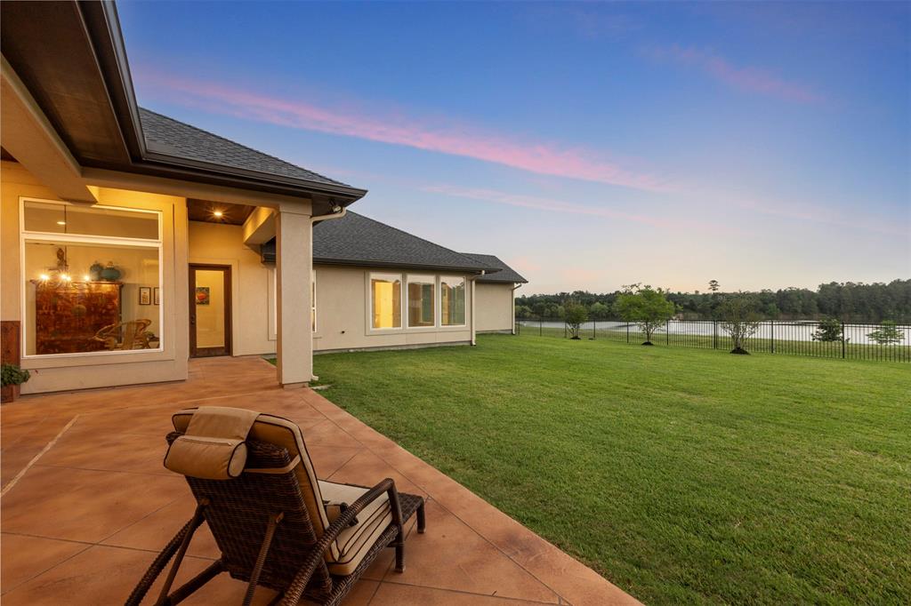 23306 Vista De Tres Lagos Drive, Spring, Texas image 11