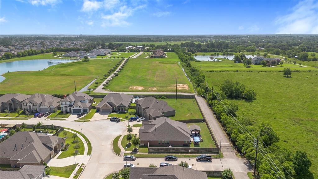 7407 Tudor Heights Lane, Spring, Texas image 35
