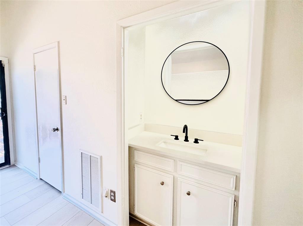 5860 Sampley Way #5860, Houston, Texas image 3