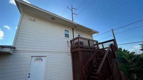 Single Family Residence in Galveston TX 27 South Shore Drive 2.jpg