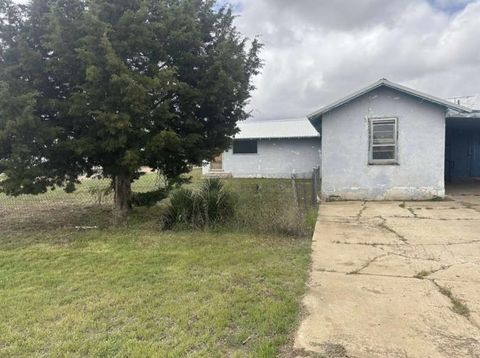 Photo of 1709 E 2nd Street, Petersburg, TX 79250 (MLS # 92501107) Photo of 1709 E 2nd Street, Petersburg, TX 79250 (MLS # 92501107)