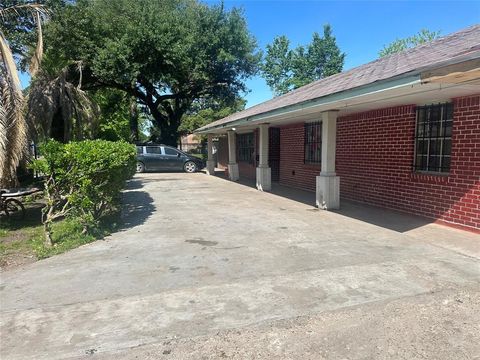 255 Mcfarland Road Houston TX 77060