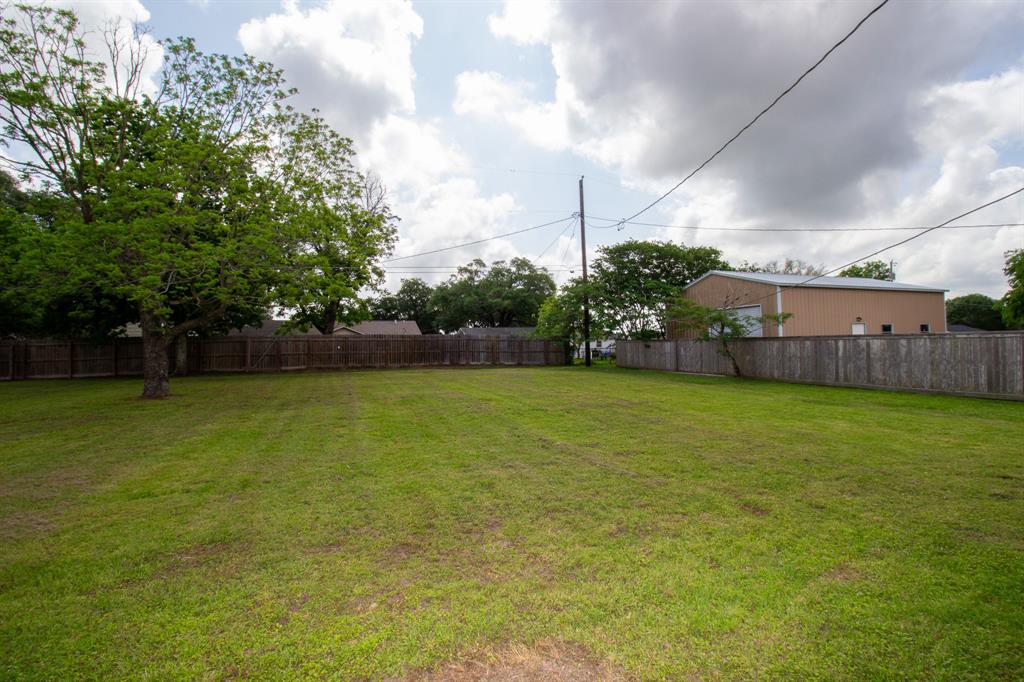 1936 10th Street, Hempstead, Texas image 9