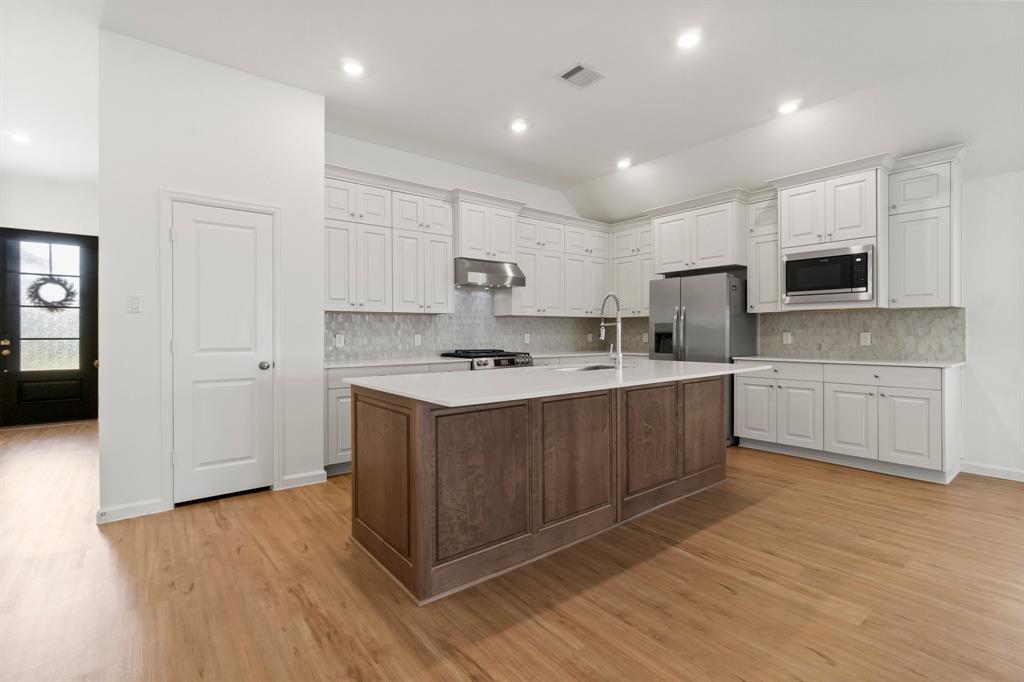 3315 Bristle Ridge Lane, Brookshire, Texas image 7